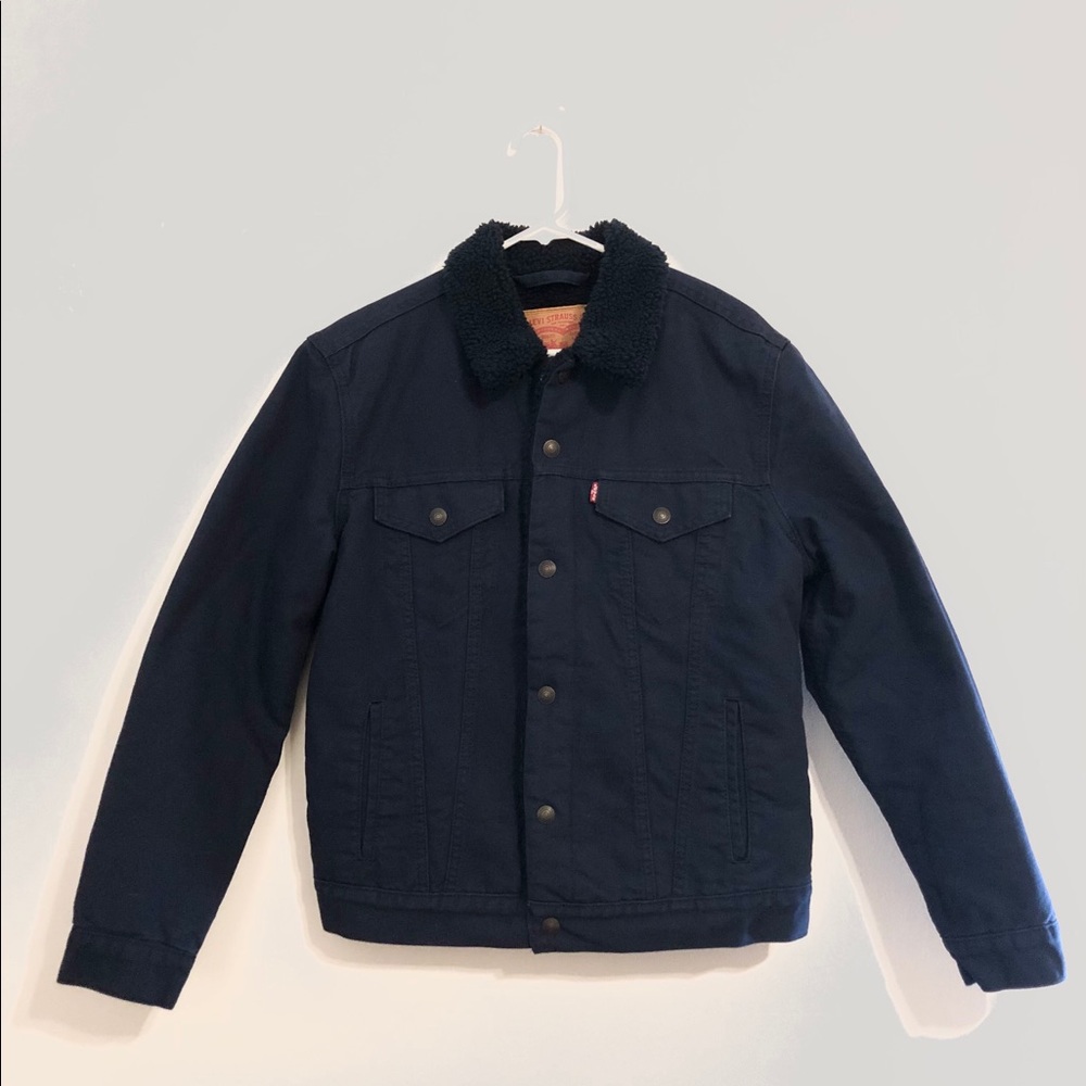 Navy blue Levi’s Sherpa Trucker Jacket